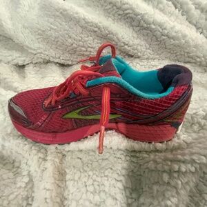 Brooks Adrenaline GTS 15 Running Shoes Womens 9.5 Burgandy Comfort Sneakers Mesh